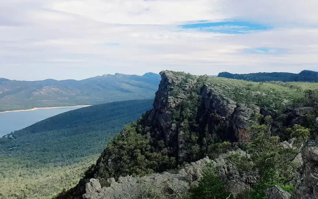 The Pinnacle from Wonderland (2.5 hours)